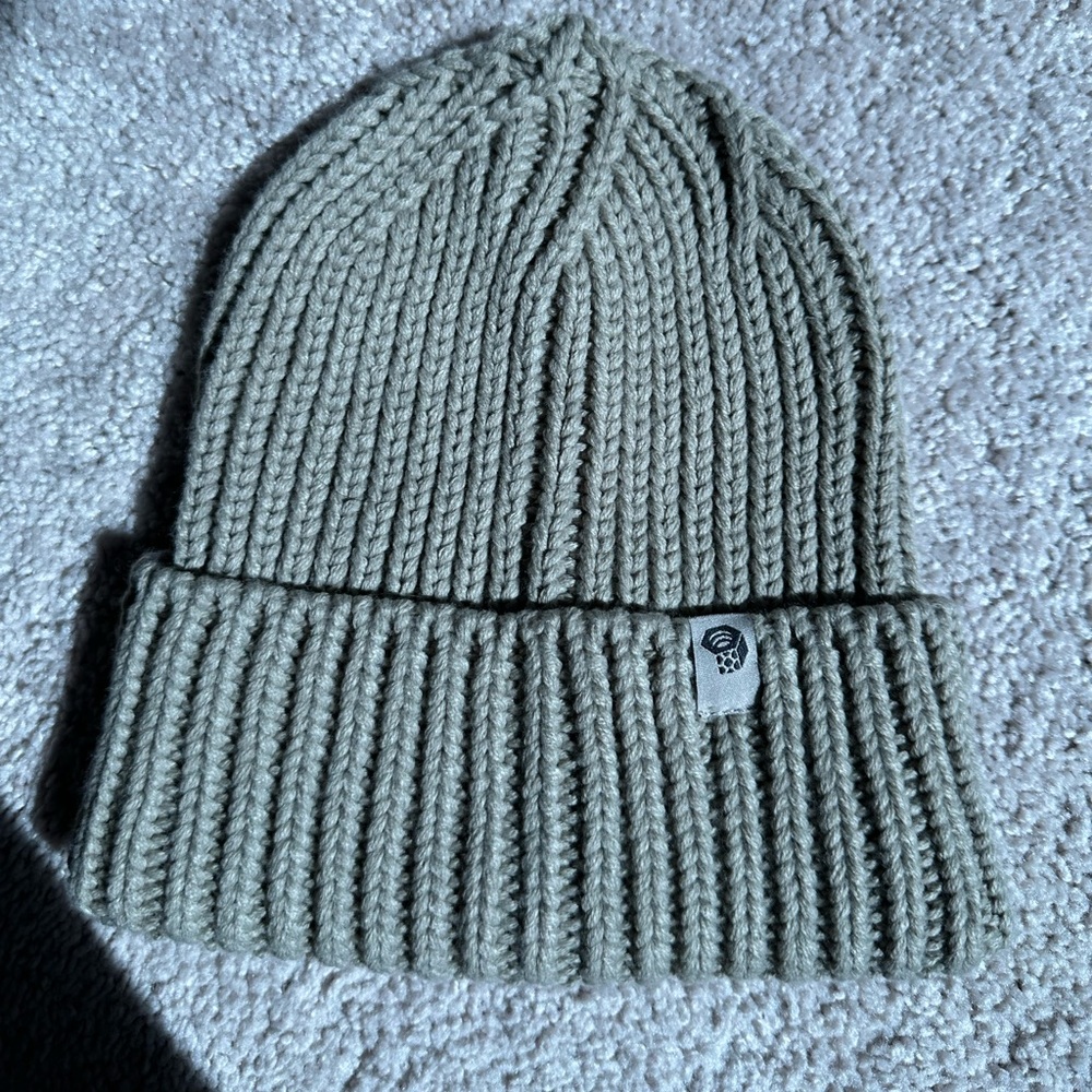 Mountain hardware beanie gently used